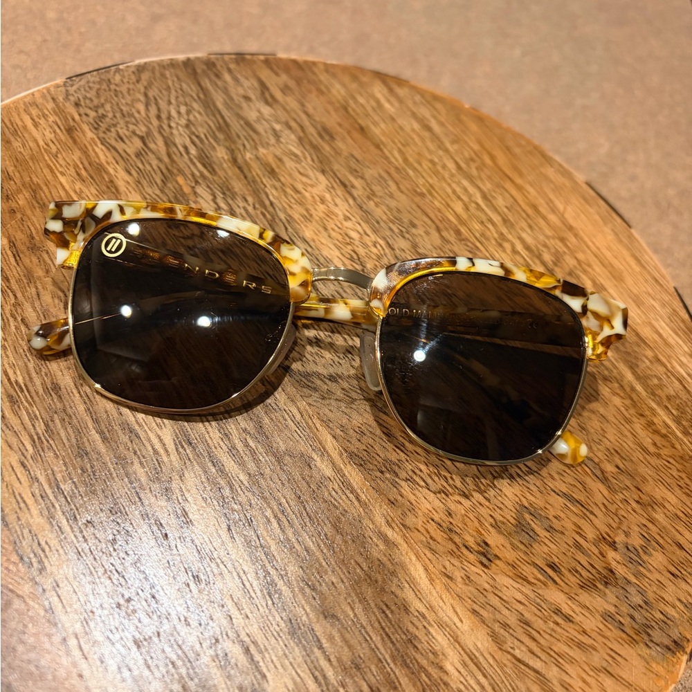 BLENDER’S Tortoiseshell & Gold Women's Polarized 
Sunglasses